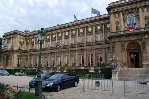 Francia condenó que el régimen chavista socave el funcionamiento normal de su embajada en Caracas