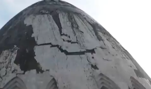 El momento en que el Museo Ciudad de Dios de Maracaibo colapsa tras incendio (VIDEO)