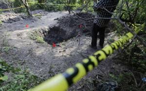 Encuentran en fosa clandestina a director de policía secuestrado en México