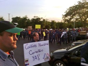 Protesta de trabajadores cementeros en Maracaibo #16Ene (fotos)