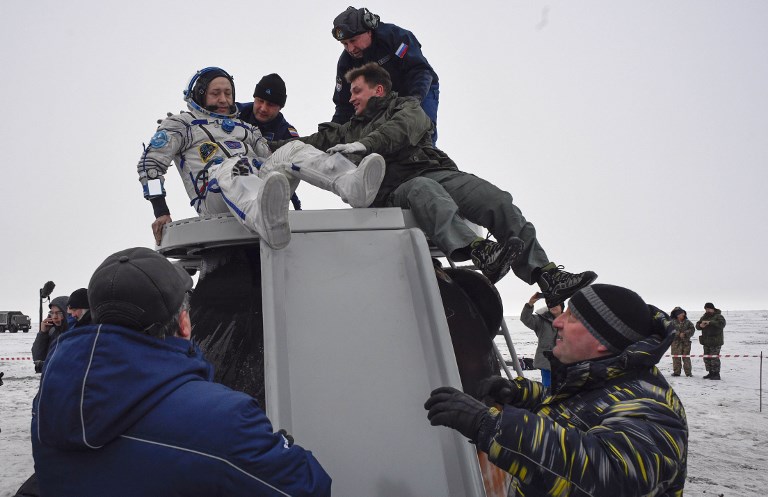 Dos astronautas y un cosmonauta de la ISS regresan a la Tierra (Fotos)