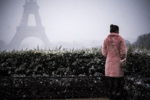 La Torre Eiffel fue cerrada por nieve