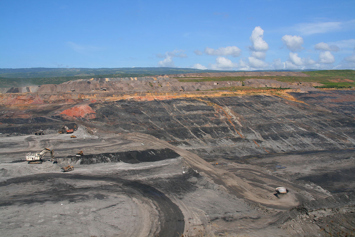 Atentan con explosivos contra línea férrea de mina de carbón en La Guajira, Colombia