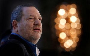 Fiscales revisan acusaciones de agresión sexual contra Harvey Weinstein