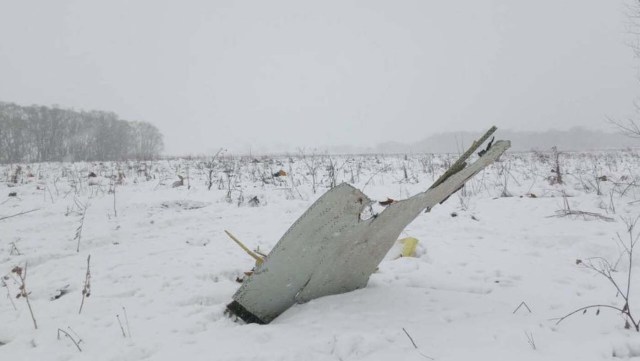 La vista del avión de corta distancia Antonov AN-148 se estrelló después de despegar del aeropuerto Domodedovo de Moscú, en las afueras de Moscú, Rusia, el 11 de febrero de 2018. REUTERS/Stringer NO RESALES. NO ARCHIVES