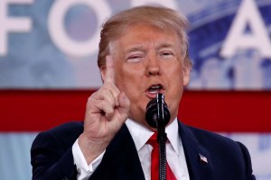 Trump evalúa solución temporal para soñadores a cambio de fondos para muro