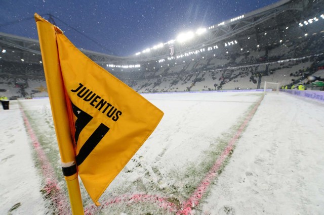 Soccer Football - Serie A - Juventus v Atalanta - Allianz Stadium, Turin, Italy - February 25, 2018 General view of the snow on the pitch before the match was postponed REUTERS/Massimo Pinca