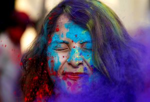 En Fotos: Explosión de color en el festival Holi en la India