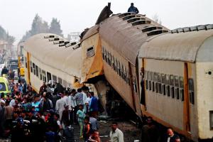 Al menos 12 muertos y 39 heridos en un accidente de tren en Egipto (Fotos)