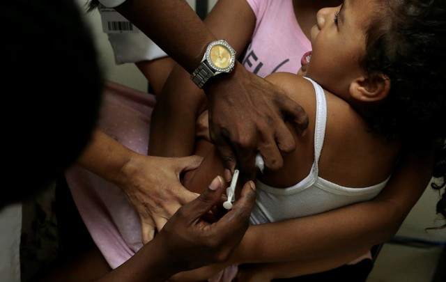 Jornada de vacunación de niños en Sao Paulo, Brazil, enero 25, 2018. REUTERS/Leonardo Benassatto NO RESALES. 