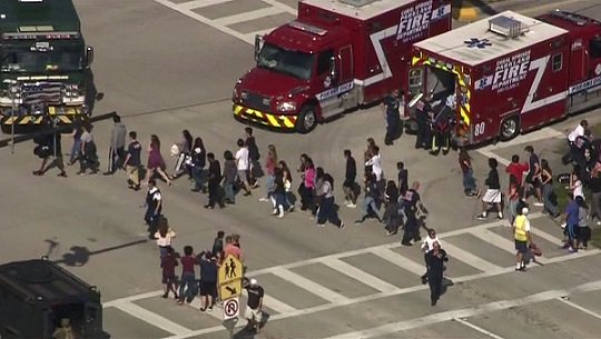 Reportan tiroteo en una escuela de secundaria en La Florida: Al menos 20 heridos