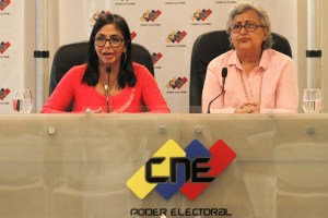 Chavismo adelanta y atrasa elecciones a su antojo para mantenerse en el poder