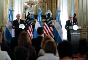 Estados Unidos y Argentina estudian implementar sanciones petroleras a Venezuela