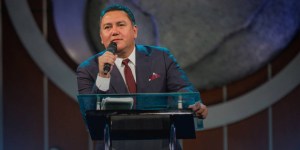 Pastor evangélico señalado en papeles de Panamá aspirará a la Presidencia de Venezuela
