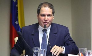 Florido denuncia que Cancillería envió a embajadas acuerdo fraudulento del diálogo