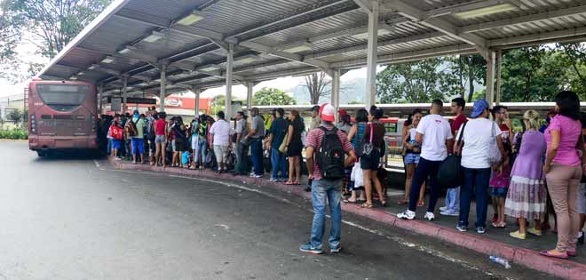 ¿Y en las fallas nadie trabaja? Metro de Caracas activa Ruta Playera durante Carnavales