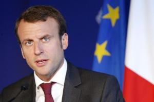 Macron responde a Hollande y defiende su diálogo con Putin