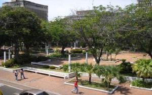 Violan niña de cinco años en la plaza Bolívar de Maracaibo