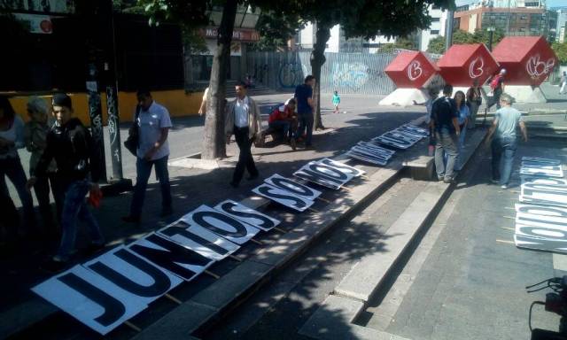 Foto: Protestan en Chacaíto por situación hospitalaria  / VPI