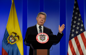 Santos califica de “régimen dictatorial” al gobierno de Maduro: No iría a elecciones con garantías porque sabe que las pierde