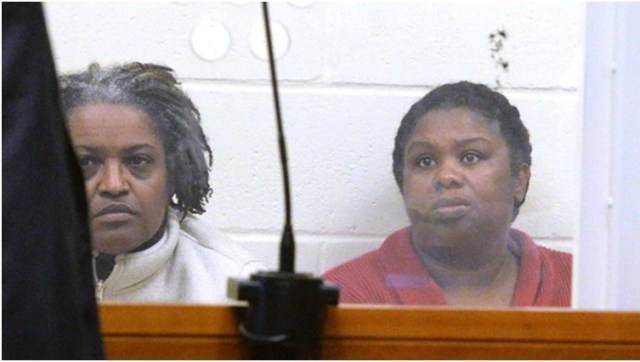 Rachel Hilaire y Peggy LaBossiere, las detenidas por quemar a una niña (Marc Vasconcellos/Enterprisenews.com via AP)
