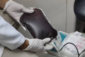 Hospitales en Vargas devuelven a los donantes de sangre por escasez de bolsas
