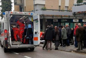 Un tiroteo por “odio racial” dejó seis heridos extranjeros en Italia