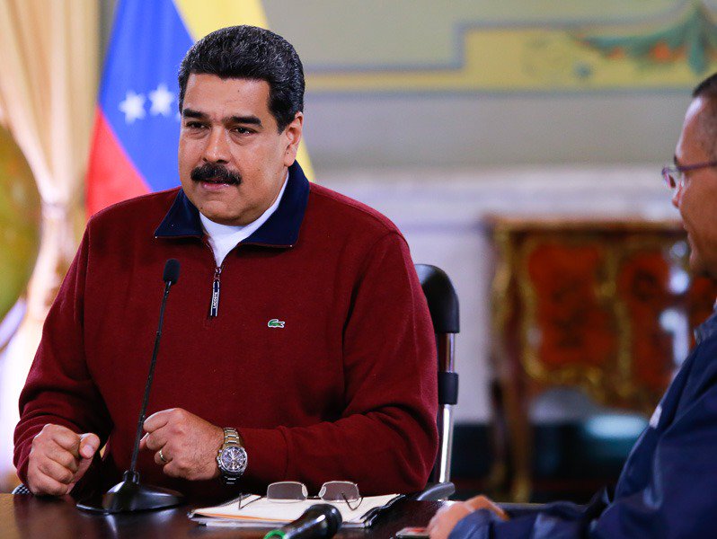 Red Fashion: Mientras millones de venezolanos pasan hambre, Maduro viste un chaqueta Lacoste de 155 dólares