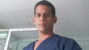 Médicos cubanos siguen huyendo de Venezuela aunque EEUU ya no los recibe