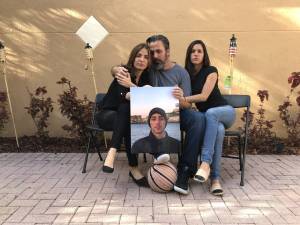 Los padres del venezolano víctima de la matanza de Florida:  Nuestra batalla contra las armas es para siempre