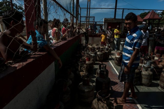 El poblado de Amuay vive recortes de gas debido al deterioro de la refinería. Credit Meridith Kohut para The New York Times