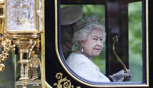 Flatulencia hace pasar el momento más vergonzoso a la reina Isabel II