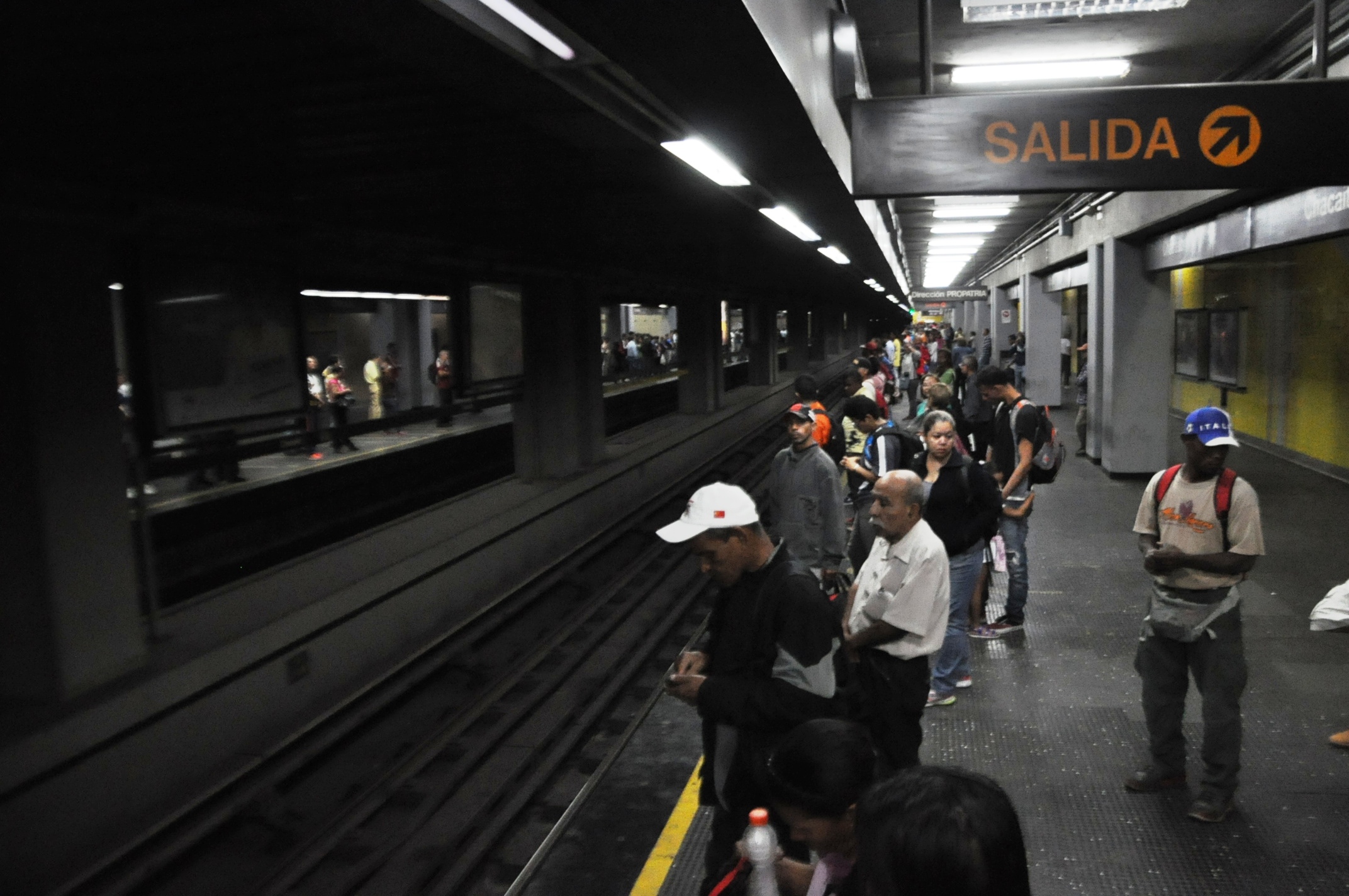 Muere hombre tras ser arrollado en el Metro de Caracas este #7Jul