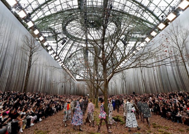 Presentación de la colección 'prêt-à-porter' otoño-invierno 2018/2019 del diseñador alemán Karl Lagerfeld para Chanel durante la Semana de la Moda de París/ Foto EFE