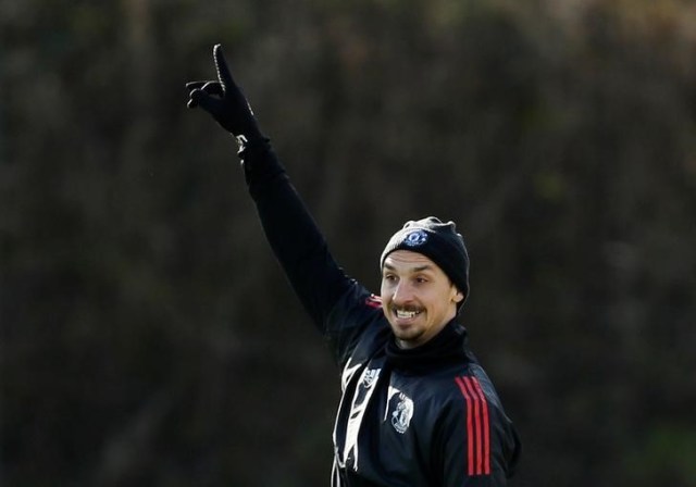 Zlatan Ibrahimovic durante un entrenamiento del Manchester United.  20/2/2018 .   Action Images vía Reuters/Jason Cairnduff