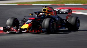 Ricciardo (Red Bull) bate el récord de Montmeló, McLaren otra vez con problemas