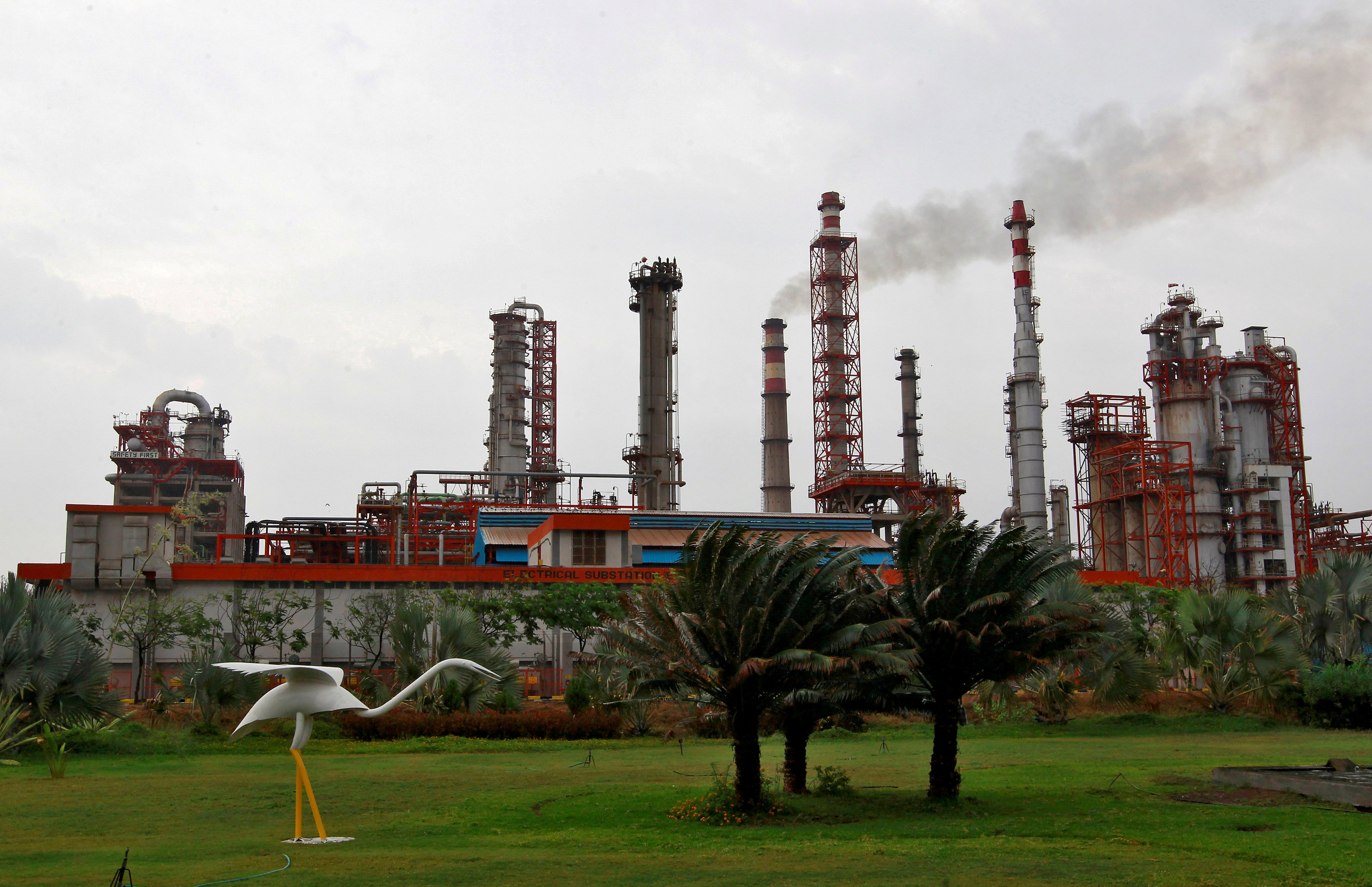 Exportaciones petroleras de Venezuela a India caen a su nivel más bajo en cinco años