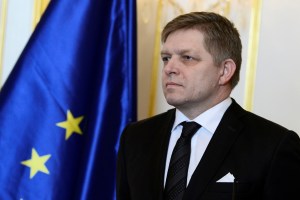 El primer ministro eslovaco dimite tras el escándalo por la muerte de un periodista