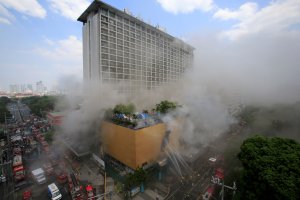 Al menos cinco muertos en el incendio de un hotel-casino de Manila