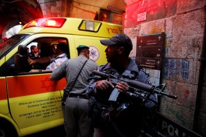 Un policía israelí en estado crítico al ser atacado con un puñal en Jerusalén