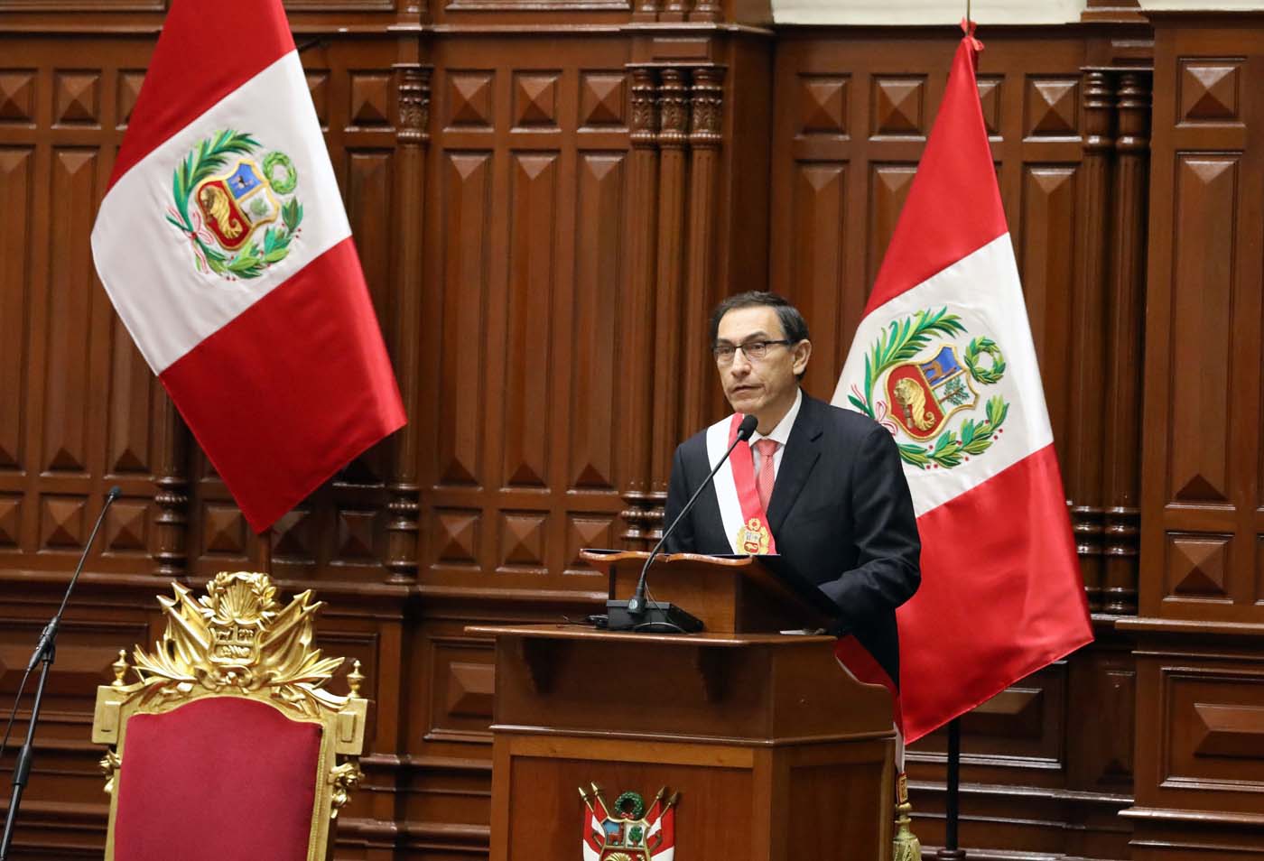 Presidente de Perú convoca urgente a Congreso para debatir remoción de jueces por corrupción