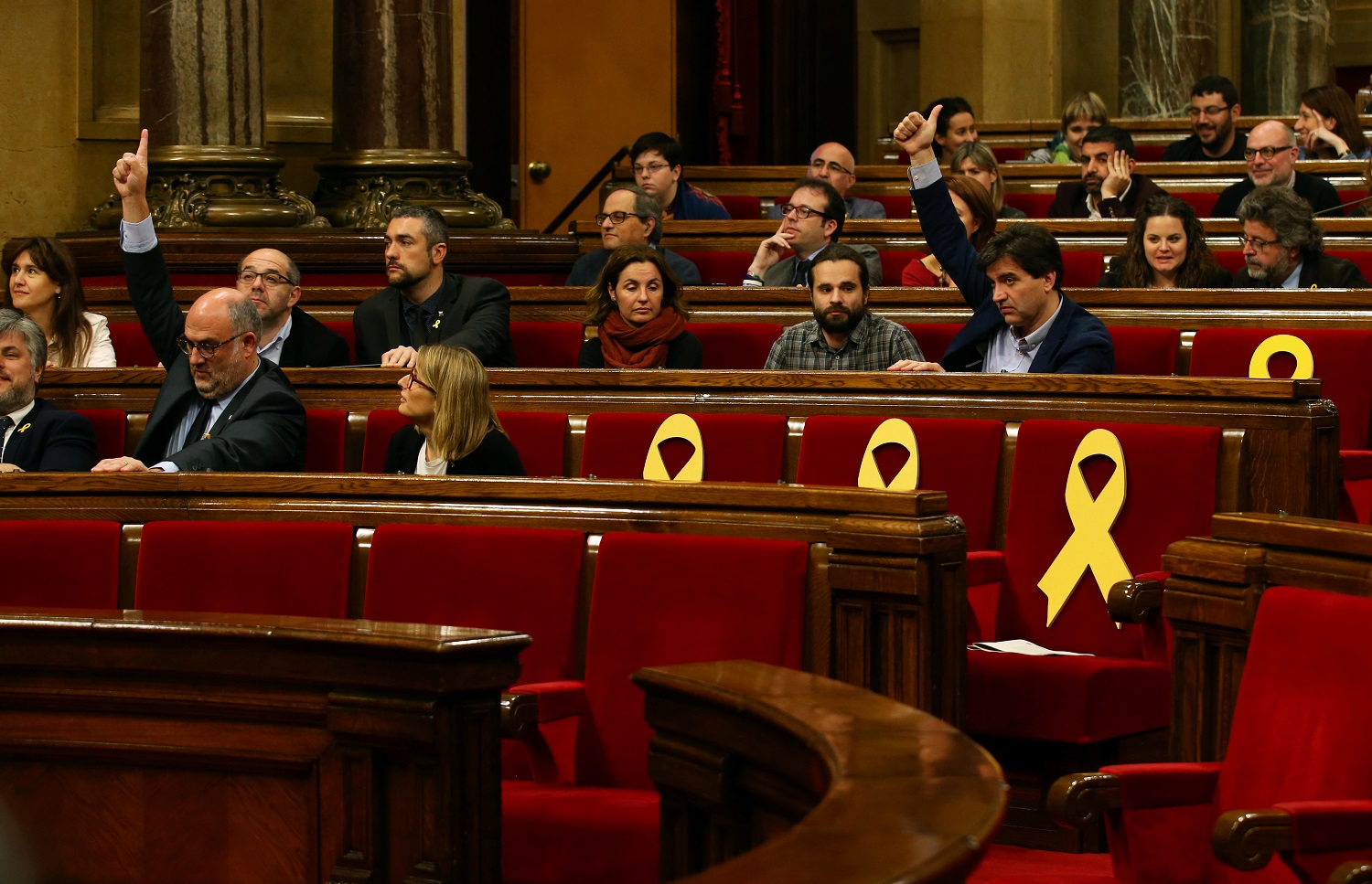 Tribunal belga rechaza extradición a España de tres políticos catalanes
