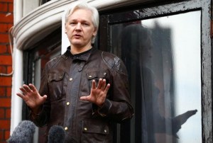 Ecuador restringe acceso a comunicaciones a Julian Assange por violar acuerdo