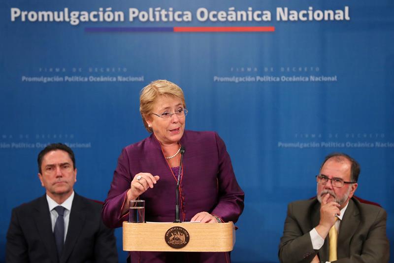 Michelle Bachelet promulga última ley antes de entregar la presidencia de Chile