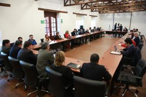 Colombia dice delegación de paz de ELN está en Cuba para seguir negociaciones