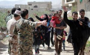 Comienza evacuación de rebeldes y civiles de zona siria al norte de Damasco