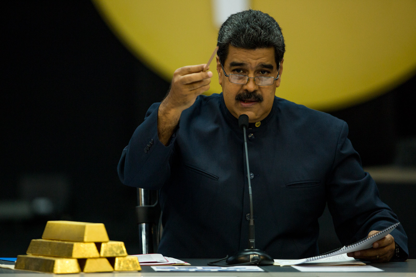 Maduro anuncia reconversión monetaria y elimina tres ceros a la moneda