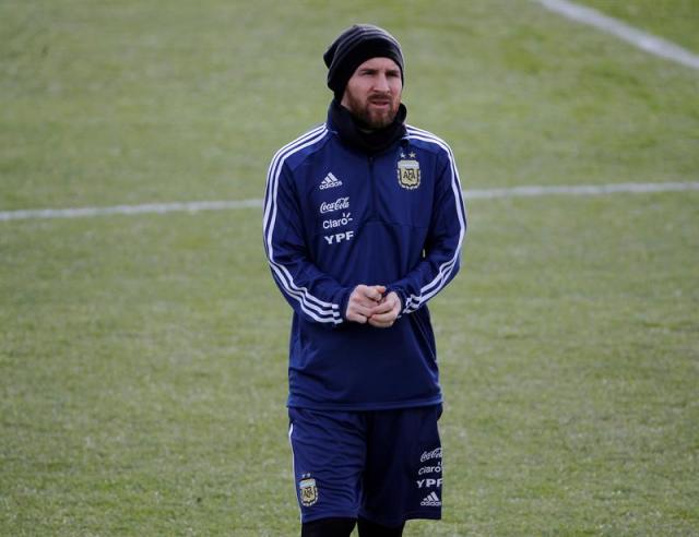 Lionel Messi entrenando con la Selección Argentina en Valdebebas, Madrid | Foto: EFE
