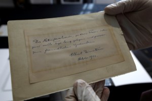 Una carta de Einstein, subastada por más de 100.000 dólares en Jerusalén