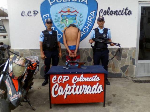 El motorizado fue capturado con una escopeta calibre 16 | Foto: Diario La Nación